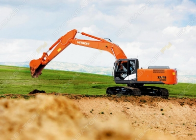 Hitachi ZX240LC [2]
