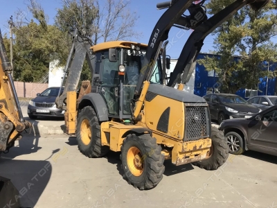 John Deere 325J [2]