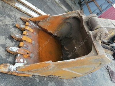 Komatsu PC300-8 [3]