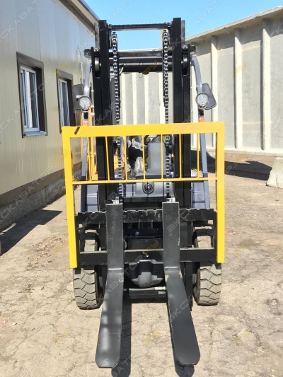 Mitsubi FD20T [2]