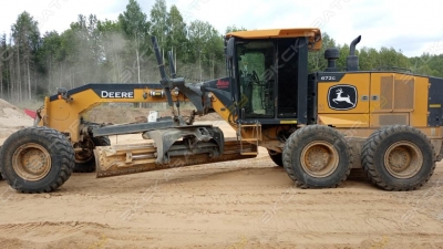 John Deere 672G [2]