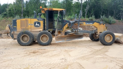 John Deere 672G [0]