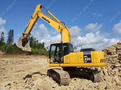 Komatsu PC220-8M0 [0]