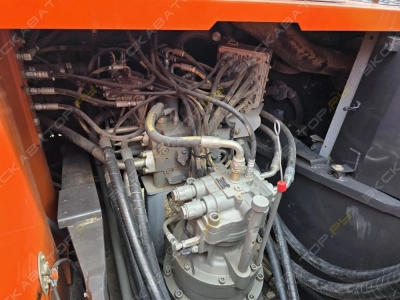 Hitachi ZX200-5 [2]