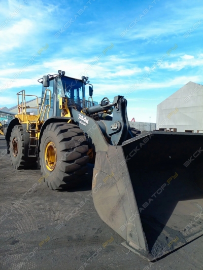 John Deere 744K High-Lift [2]