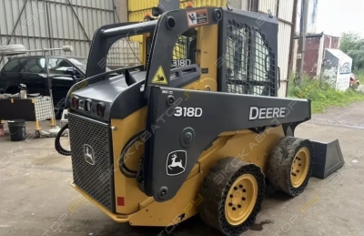 John Deere 318D [3]