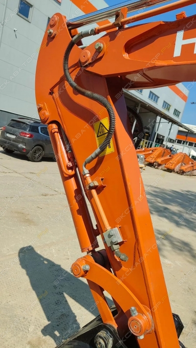 HITACHI ZX60C-6A [4]