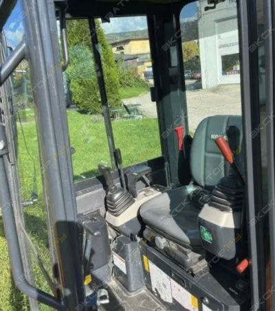 Komatsu PC16R-3 [4]