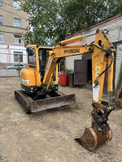 Hyundai R35Z-9 [1]