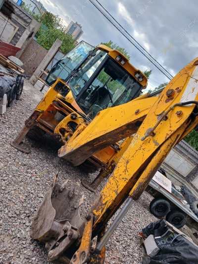 JCB 3CX4T [3]