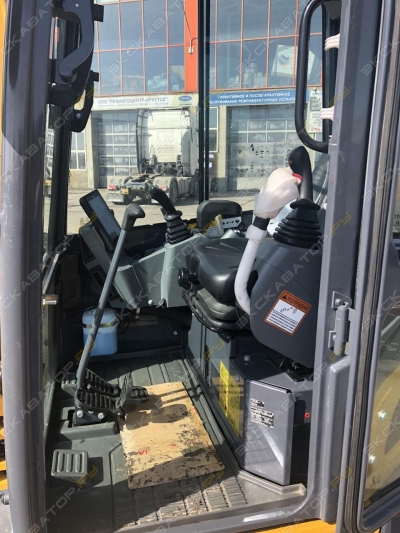 XCMG XE27U [2]