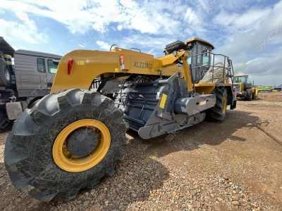 XCMG XLZ2303S [2]
