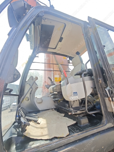 Hitachi ZX330LC-5G [3]