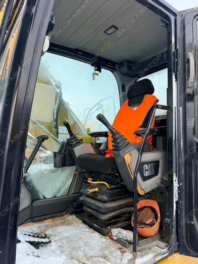 Caterpillar 320 [3]