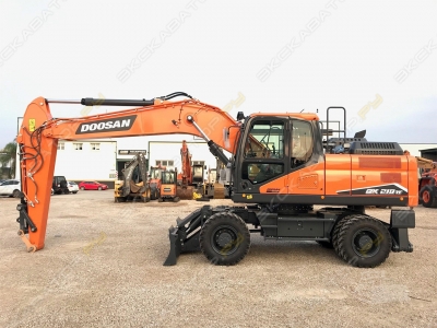 Doosan DX210W [1]