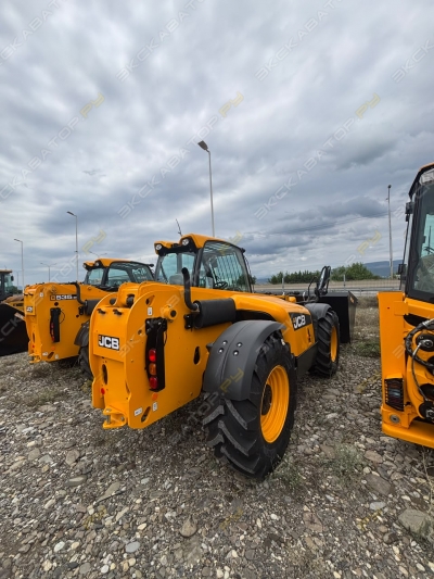 JCB 541-70 AG+ [2]
