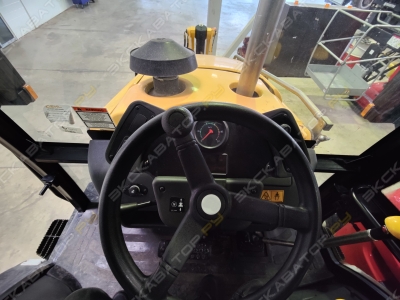 Terex TLB825 [3]