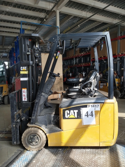 Caterpillar EP16CPNT [4]