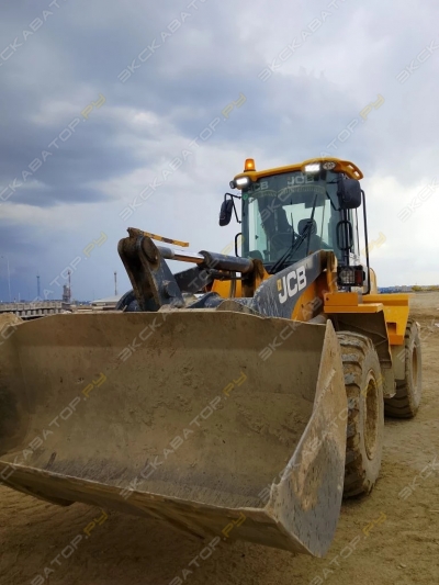 JCB 422 ZX [0]
