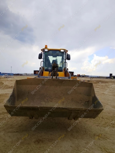 JCB 422 ZX [3]