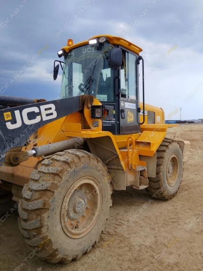 JCB 422 ZX [2]