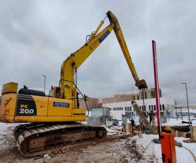 Komatsu PC200 [2]