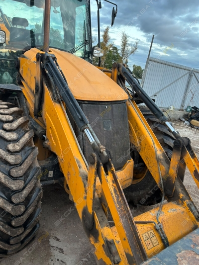 JCB 4CX [4]