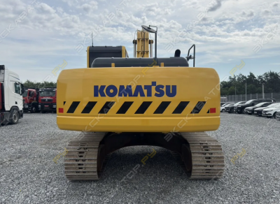Komatsu PC220-8 [3]