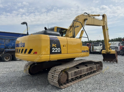 Komatsu PC220-8 [2]