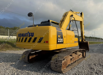 Komatsu PC220-8 [2]