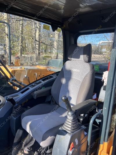 Hyundai R140W-9S [2]
