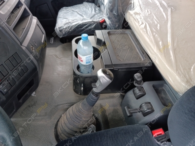 Shacman SX42584V324 [2]
