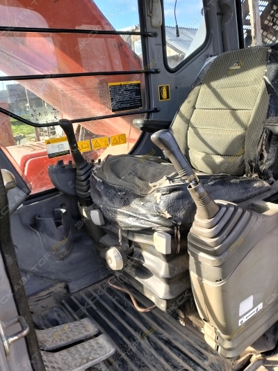 Hitachi EX370HD [4]