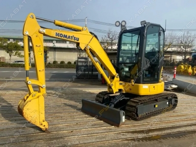 Komatsu PC30MR [1]