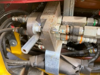 Komatsu PC30MR [3]