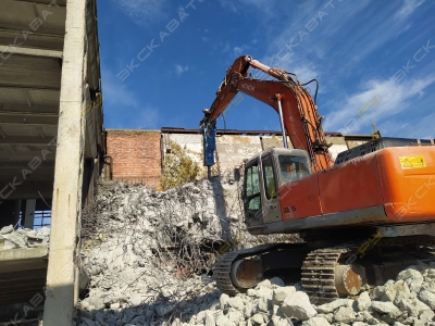Hitachi ZX330-3G [2]