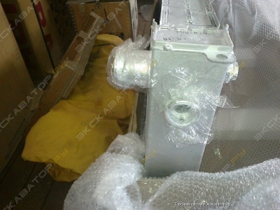 Радиатор ДВС  Хитачи ZX3303 0627 165349