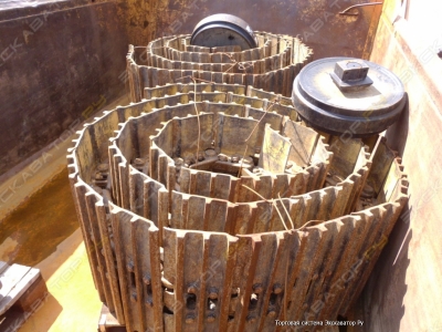 Продаю запчасти на экскаватор JCB200LC 0816 163306