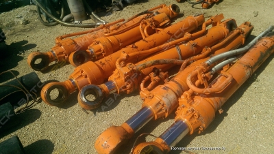 запчасти на экскаваторы Hitachi ZX 850-3 ZX 200-3