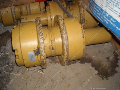 Сегменты звёздочки и катки на Komatsu D355C-3/D355A-3 [1]