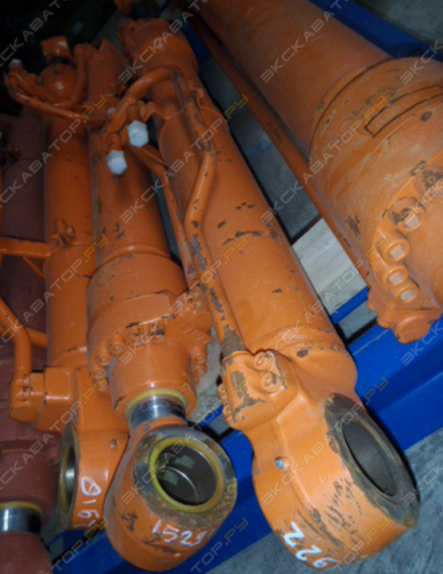 ГИДРАВЛИЧЕСКИЕ ЦИЛИНДРЫ ЭКСКАВАТОРА HITACHI-200 [1]