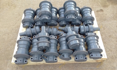 Каток опорный Komatsu PC200 20Y-30-00011 [1]
