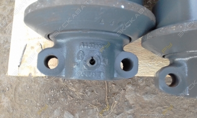 Каток опорный Komatsu PC200 20Y-30-00011 [2]