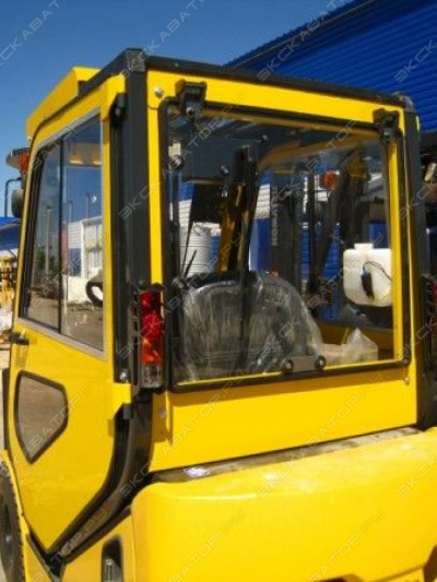 Кабина на погрузчик Komatsu 1,5-3,5т серии AX21 [3]