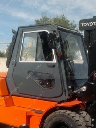 Металлическая кабина на погрузчик Toyota 7т [2]