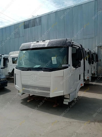 Кабина FAW J6 белая в сборе [4]