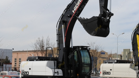 Гусеничный экскаватор HMK220