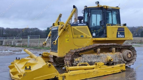 Komatsu 65