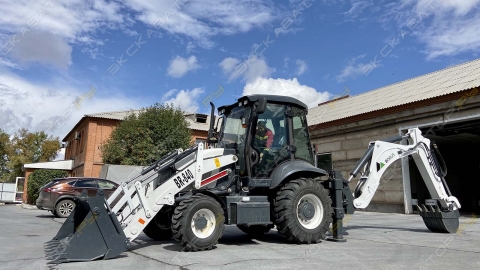 Экскаватор-погрузчик Borus BR-840