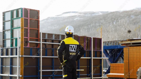 Демонстрационная спорка мелкощитовой опалубки IZZI